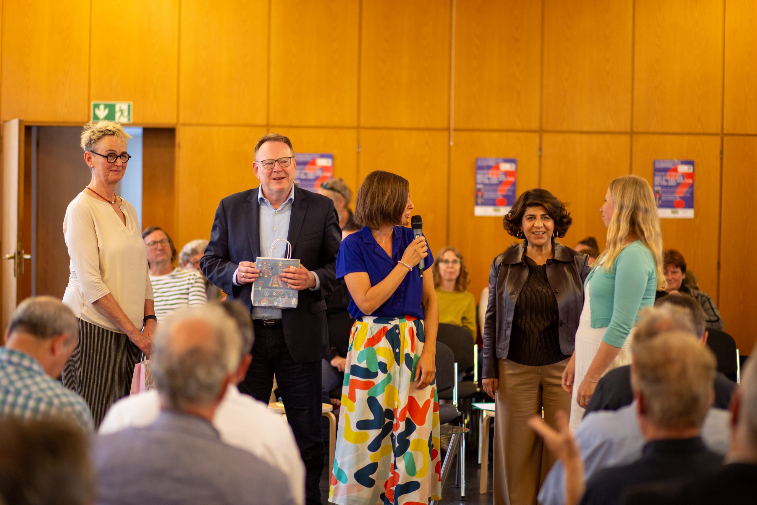 Kurz vor der Wahl: OB-Kandidat:innen zum Ehrenamt